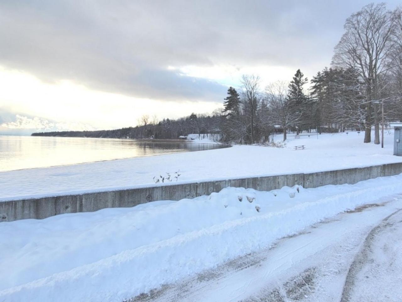 Tranquility And Views Villa Keeseville Bagian luar foto